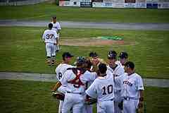 Between inning huddles kills baseball skills.
