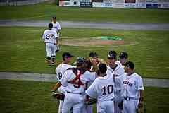 Between inning huddles kills baseball skills.