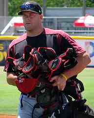 catcher with gear in catching tips
